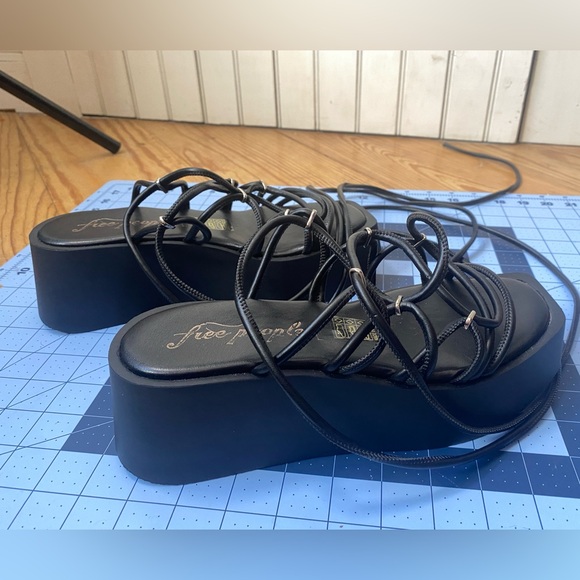 NWOT Free People Womens Georgie Wrap Platform Sandals Black Size EU 38/US 7.5 - Picture 9 of 11